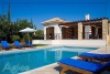 Antalya konyaaltı nda lüks havuzlu kiralık villa