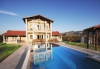 İzmir çeşme alaçatı da kiralık havuzlu lüks villa